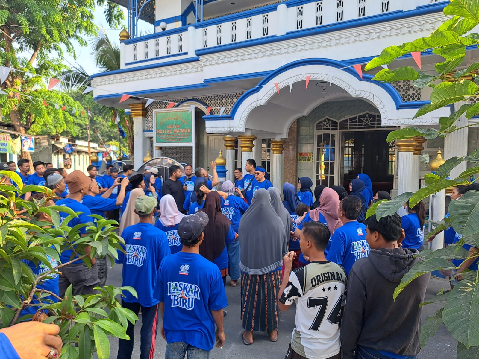 Bekasi - Ketua DPC Partai Demokrat Kota Bekasi Ronny Hermawan memimpin langsung agenda bertajuk "Gerakan Langit Biru Indonesia Asri", Jumat (28/8/2026). Foto: Ist/Gobekasi.id.
