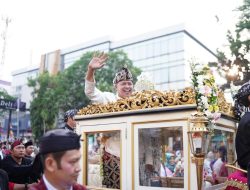 PNBK Jilid III Banjiri CFD Ahmad Yani, Ribuan Warga Tumpah Ruah Saksikan Parade Budaya Nusantara
