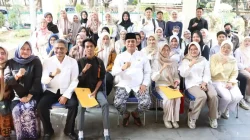 Bekasi - Plt Bupati Bekasi Asep Surya Atmaja berencana menambah kuota Beasiswa Banpin menjadi 200 mahasiswa pada 2027 serta merampungkan seleksi 100 penerima untuk tahun 2026. Foto: Ist/Gobekasi.id.
