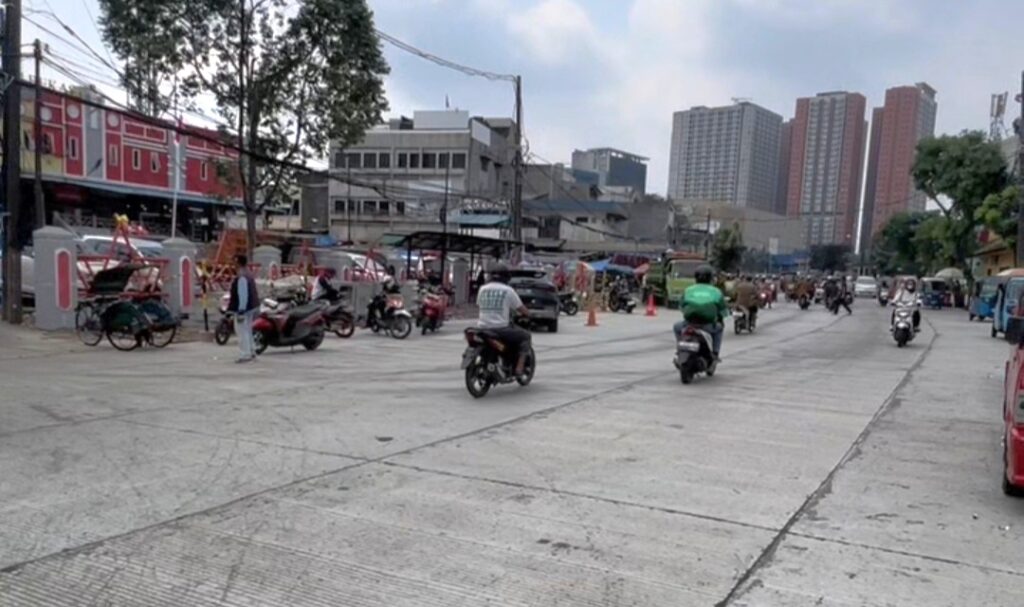 Bekasi - Wajah Jalan Ir. H. Juanda di kawasan depan Pasar Baru Bekasi kini tampak berbeda usai diperbaiki. Foto: Ist/Gobekasi.id.