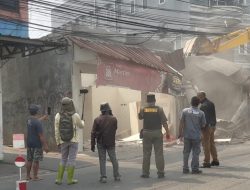 Pemkot Bekasi Bongkar 34 Bangunan Liar di Jalan Raya Hankam Pondok Melati