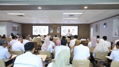 Bekasi - Wali Kota Bekasi, Tri Adhianto, memimpin langsung rapat pembahasan Monitoring Controlling Surveillance for Prevention Risk Based Surveillance System (MCSP-RBS) Tahun 2026 pada Rabu (5/8/2026). Foto: Ist/Gobekasi.id.