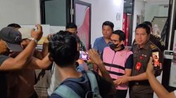 Mantan Direktur Usaha Perumda Tirta Bhagasasi Kenakan Rompi Pink Kasus Korupsi Rp 4,5 Miliar