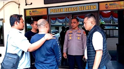 Bekasi - Polsek Bekasi Selatan menangkap oknum Debt Collector yang menganiaya warga pekayon pakai kursi besi. Foto: Ist/Gobekasi.id.