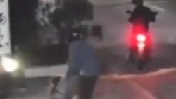 Terekam CCTV, Wanita Jadi Korban Begal di Duta Harapan Bekasi Utara