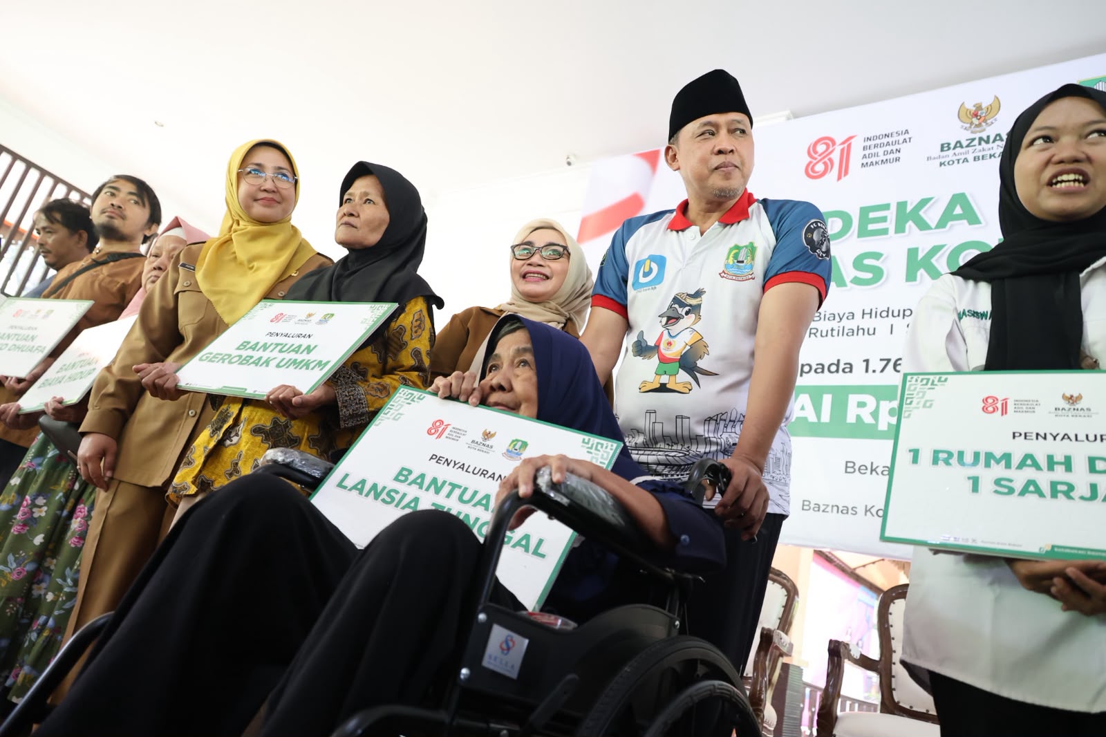 Bekasi - Wali Kota Bekasi, Tri Adhianto, menghadiri kegiatan Merdeka Berbagi Baznas Kota Bekasi. Foto: Ist/Gobekasi.id.