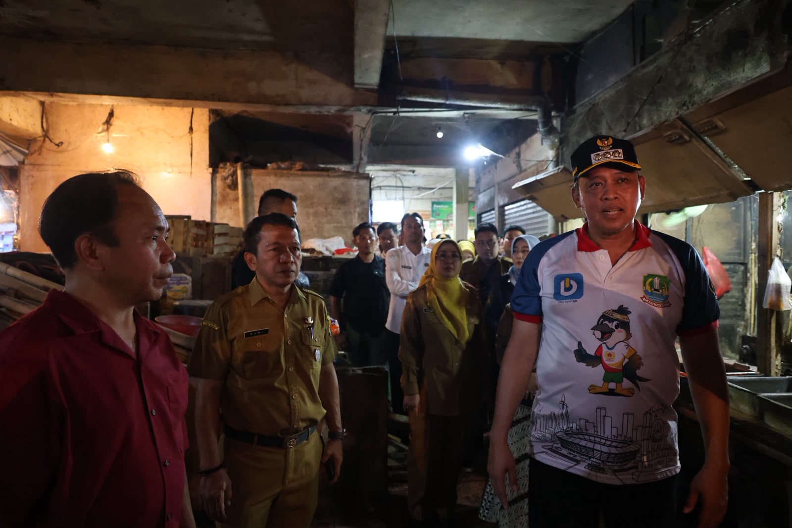 Bekasi - Wali Kota Bekasi, Tri Adhianto, meninjau langsung proses pembenahan fasilitas di Pasar Baru pada Selasa (11/8/2026). Foto: Ist/Gobekasi.id.