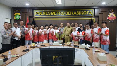 Wali Kota Bekasi Tri Adhianto Puji Tim Esport MLBB Bekasi Usai Juara Kapolri Cup 2026