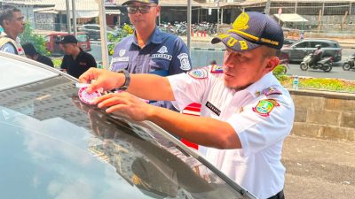 Bekasi - Dinas Perhubungan (Dishub) Kota Bekasi menyediakan layanan uji emisi kendaraan bermotor secara gratis bagi masyarakat umum di area Pakuwon Mall Bekasi, Jalan Raya Pekayon, Kelurahan Pekayon Jaya, Kecamatan Bekasi Selatan. Program khusus ini berlangsung sebagai bagian dari rangkaian perayaan Hari Ulang Tahun (HUT) Kemerdekaan Republik Indonesia ke-81. Foto: Ist/Gobekasi.id.