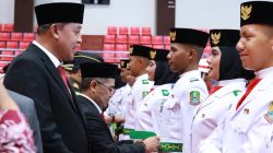 Bekasi - Wali Kota Bekasi Tri Adhianto resmi mengukuhkan anggota Paskibraka Kota Bekasi di GOR Bang Yan, Kamis (13/8/2026). Foto: Ist/Gobekasi.id.