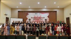Bekasi - Wakil Wali Kota Bekasi, Abdul Harris Bobihoe, menghadiri kegiatan malam ramah tamah bersama anggota Paskibraka dan orang tua mereka di Aula KH Noer Ali, Islamic Center Bekasi, pada Kamis (13/8/2026) malam. Foto: Ist/Gobekasi.id.