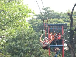 Wali Kota Bekasi Tri Adhianto Resmikan Wahana Flying Fox Edukasi BPBD