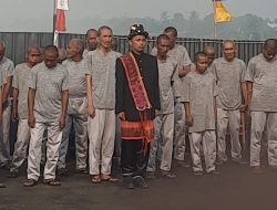 Momen Tak Biasa 17 Agustus: 85 ODGJ Jamrud Biru Khidmat Ikuti Upacara