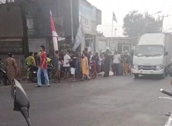 Bekasi - Seorang anak laki-laki berinisial MAK meninggal dunia setelah terlibat kecelakaan dengan truk box saat sedang mengayuh sepeda BMX di Jalan Pangkalan II, Kelurahan Sumur Batu, Kecamatan Bantargebang, Kota Bekasi, Selasa (18/8/2026) siang. Foto: Ist/Gobekasi.id.
