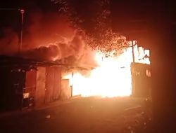 Kebakaran Pasar Bintara Bekasi Barat Hanguskan Lapak Pedagang pada Senin Dini Hari
