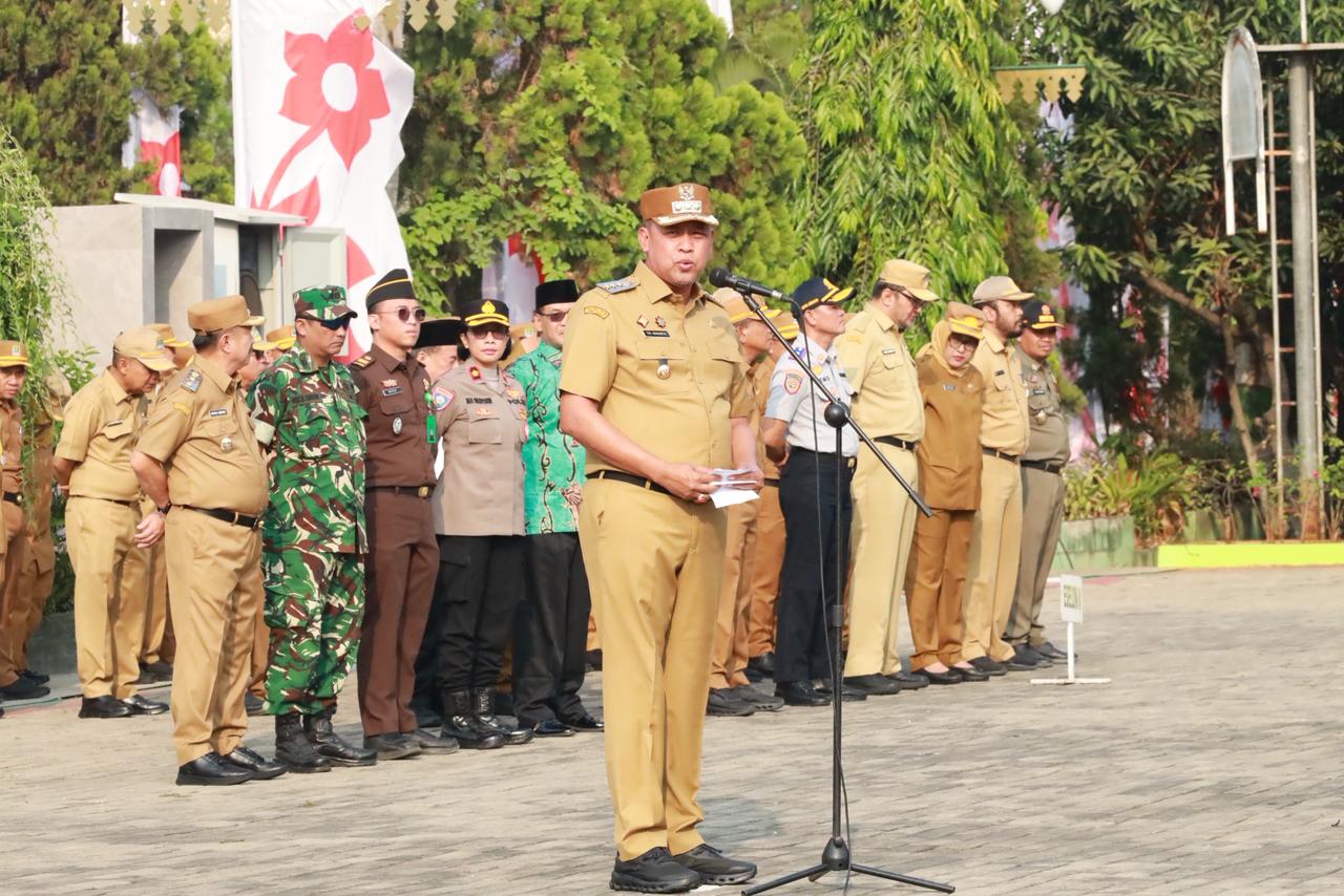 Bekasi - Wali Kota Bekasi Tri Adhianto mengungkap apresiasi Gubernur Jawa Barat Dedi Mulyadi atas pelaksanaan PNBK Jilid 3 saat Apel Pagi, Senin (31/8/2026). Foto: Ist/Gobekasi.id.