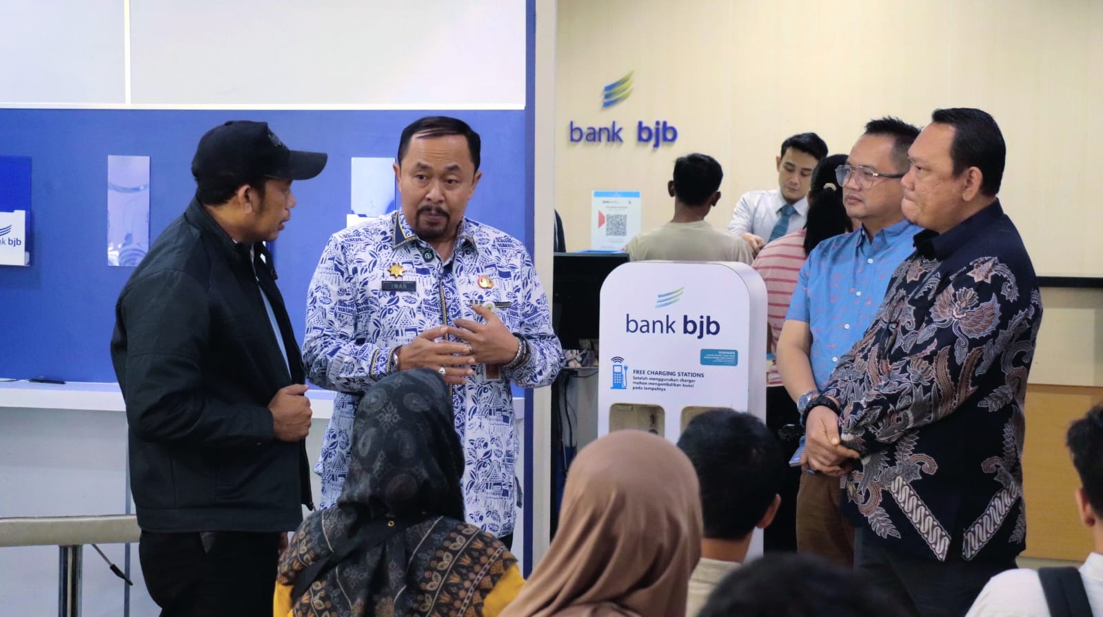 Bekasi - Masyarakat Kabupaten Bekasi yang masih memiliki tunggakan Pajak Bumi dan Bangunan Perdesaan dan Perkotaan (PBB-P2) mendapat keringanan untuk menyelesaikan kewajibannya melalui program pembebasan sanksi administrasi atau denda. Keringanan tersebut berlaku bagi tunggakan PBB-P2 sampai dengan tahun 2025, dengan periode pembayaran mulai 1 hingga 31 Agustus 2026. Foto: Ist/Gobekasi.id.