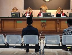 Bacakan Pleidoi, Bupati Bekasi Nonaktif Ade Kuswara Kunang Bantah Terima Suap: Itu Uang Pinjaman Murni!