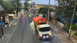 Bekasi - Jalan Raya Narogong di Kota Bekasi yang rawan kecelakaan akibat licin dan minim penerangan. Foto: Ist