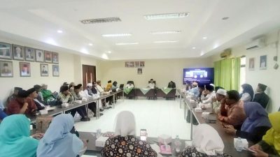 Bekasi - Musyawarah bersama membahas pernyataan sikap para tokoh agama dan masyarakat dalam merespons perkembangan situasi berkaitan fenomena LGBTQ di Kantor MUI Kabupaten Bekasi, kompleks perkantoran Pemkab Bekasi, Desa Sukamahi, Kecamatan Cikarang Pusat, Minggu (13/9/2026). FotoL Ist/Gobekasi.id.