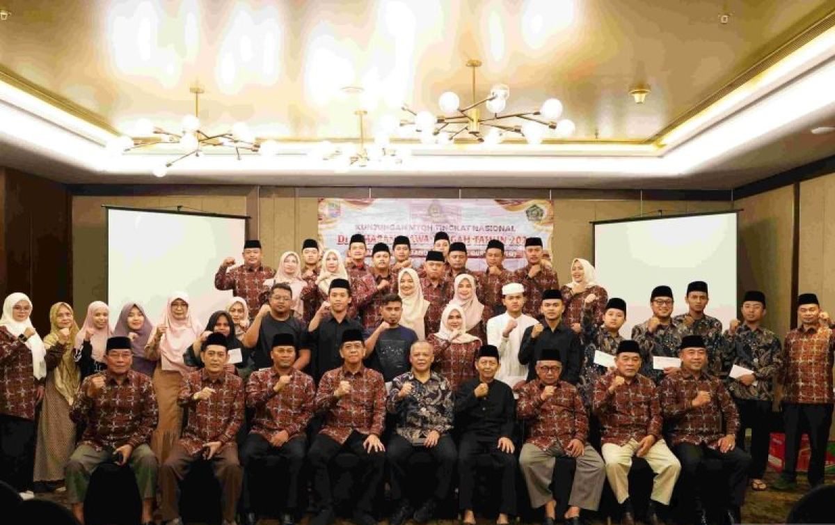Bekasi - Pemkab Bekasi memberikan dukungan langsung kepada 14 qori dan qoriah asal Kabupaten Bekasi yang memperkuat Kafilah Jawa Barat pada MTQ Nasional 2026. Foto: Ist/Gobekasi.id.