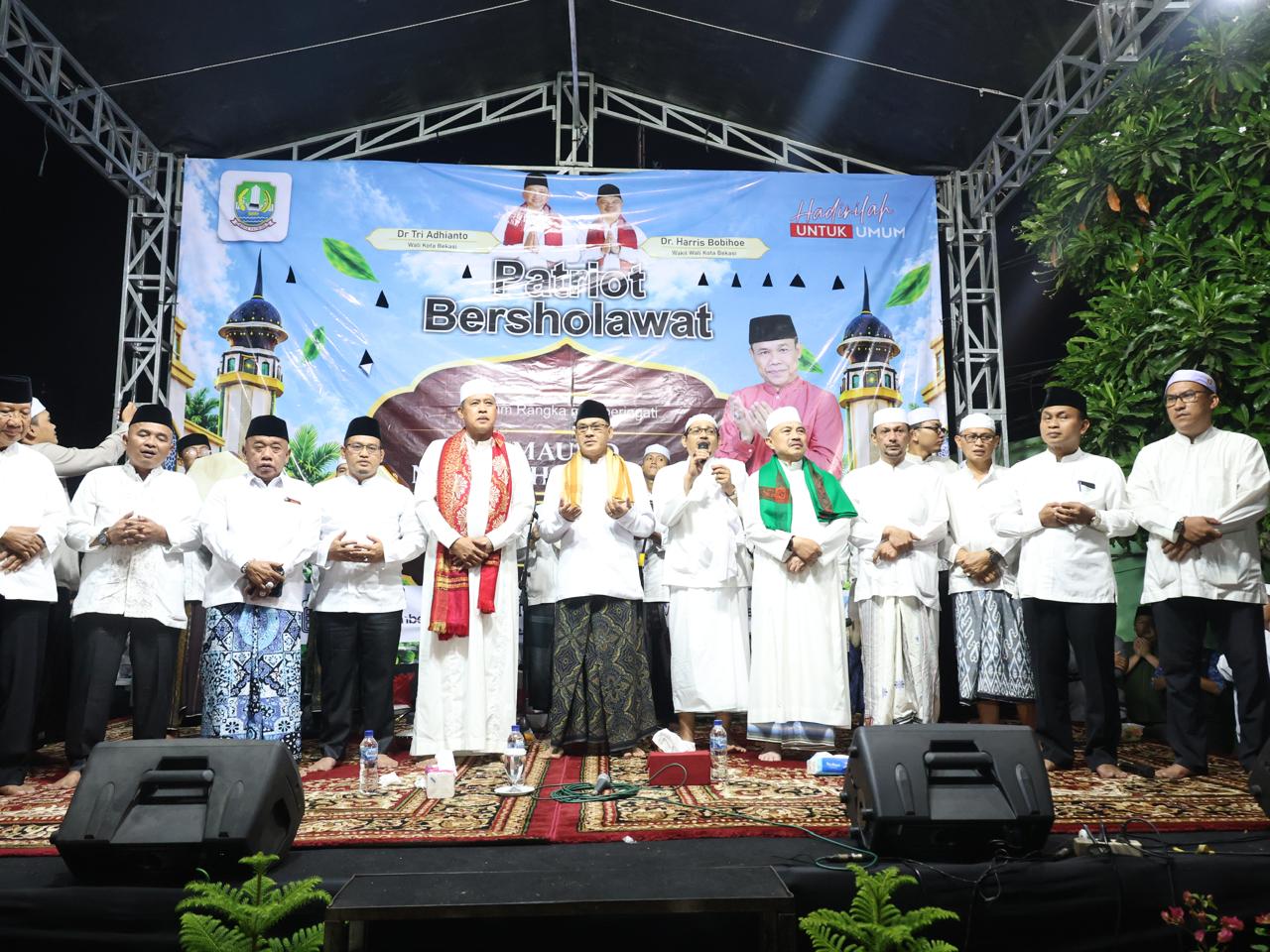 Bekasi - Wali Kota Bekasi Tri Adhianto memilih kawasan Pasar Baru sebagai lokasi kegiatan Patriot Bersholawat pada Kamis (17/9/2026) malam. Foto: Ist/Gobekasi.id.
