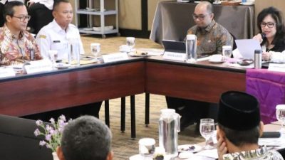 Bekasi - Sekretaris Daerah Kabupaten Bekasi Endin Samsudin (kemeja putih) menerima kunjungan Panitia Kerja RUU Kawasan Industri Komisi VII DPR RI di kawasan industri Lippo Cikarang, Kabupaten Bekasi, Rabu (23/9/2026). Foto: Ist