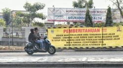 Bekasi - Jalan Setiadarma di Desa Lambangsari, Kecamatan Tambun Selatan, ditutup sementara. Foto: Ist/Gobekasi.id.