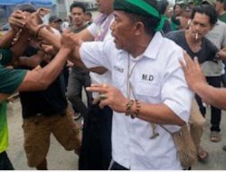 Bentrok Pendukung Calon Kades di Sukawangi Bekasi, Jalan Raya Sempat Lumpuh Total