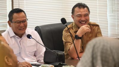 Bekasi - Wakil Wali Kota Bekasi Abdul Harris Bobihoe menerima kunjungan kerja Komisi B DPRD Kota Depok untuk membahas pengembangan konsep Sports City dan UMKM. Foto: Ist/Gobekasi.id.