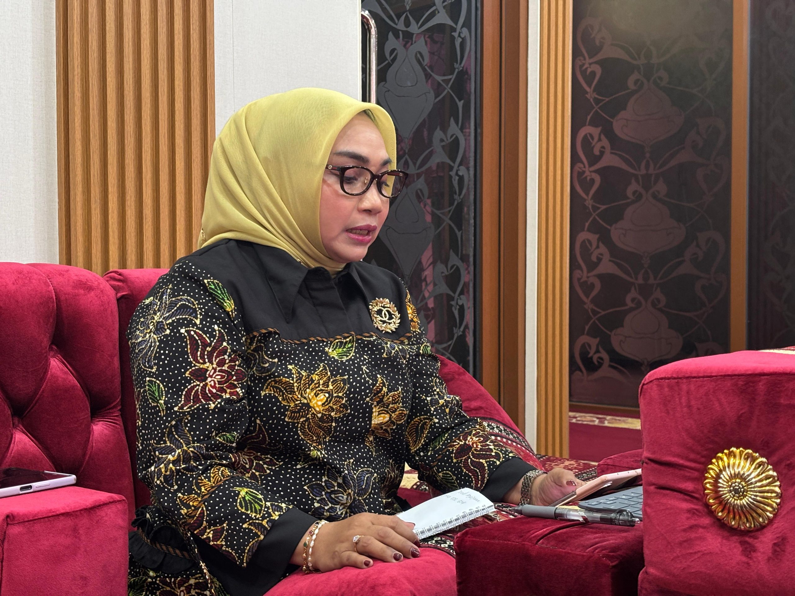 Bekasi - Ketua Dekranasda Kota Bekasi Wiwiek Hargono mengajak pelaku UMKM menyambut Wajib Halal Oktober 2026 sebagai peluang tingkatkan daya saing bisnis. Foto: Ist/Gobekasi.id.