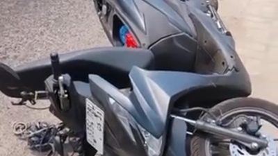 Bekasi - Kecelakaan maut melibatkan pengendara sepeda motor Honda Beat dan truk Fuso di Jalan Jenderal Sudirman, Bekasi Selatan. Korban berinisial AT tewas di lokasi, Senin (1/9/2026). Foto: Ist/Gobekasi.id.