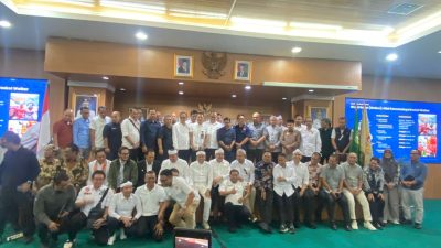 Bekasi - Gubernur Jawa Barat Dedi Mulyadi mengumpulkan kepala daerah se-Jabar di Gedung Lantai 10 Kantor Pemerintah Kota Bekasi dalam persiapan Porprov Jabar 2026, Jumat (4/9/2026). Foto: Gobekasi.id.
