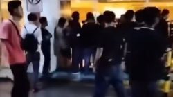 Bekasi - Keributan pecah antara satpam dan agen penyewaan di Apartemen Bekasi akibat aturan larangan sewa harian dari Pemkot Bekasi. Penertiban dinilai memicu ketegangan, Senin (7/9/2026). Foto: Ist/Gobekasi.id.