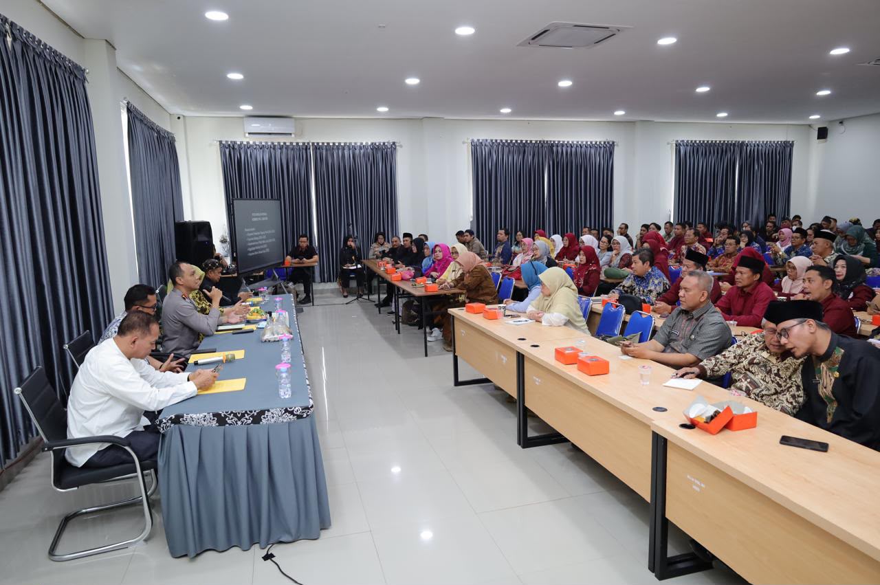 Bekasi - Polres Metro Bekasi Kota dan KCD Pendidikan Wilayah III Jabar kumpulkan 98 kepala SMA perkuat program Jaga Pelajar tangkal tawuran, narkotika, dan konten kekerasan. Foto: Ist/Gobekasi.id.