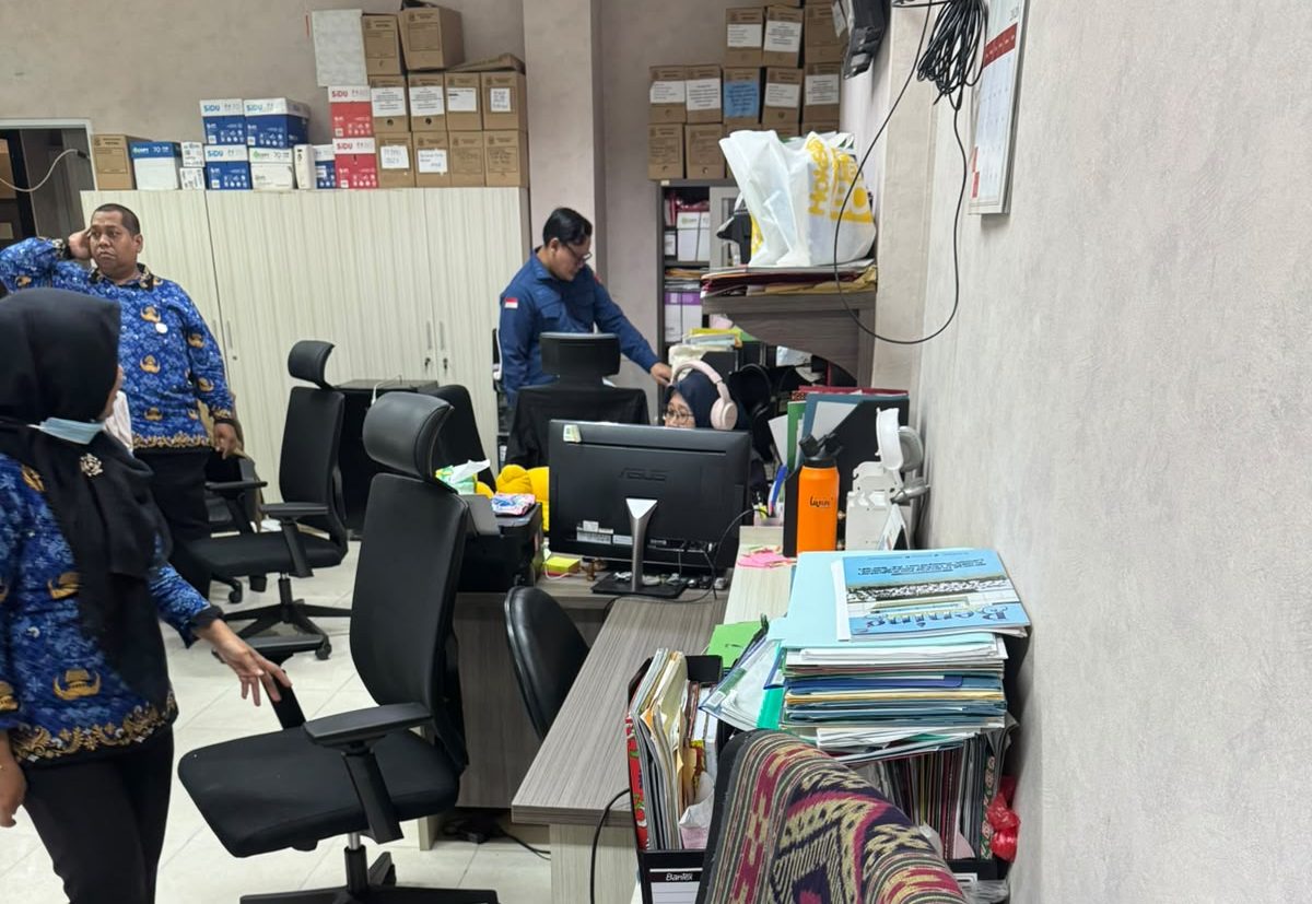 Bekasi - Penggeledahan di ruang Perekonomian Kantor Pemerintah Kota Bekasi digeledah Tim Kejaksaan Agung, Kamis (17/9/2026). Foto: Ist/Gobekasi.id.