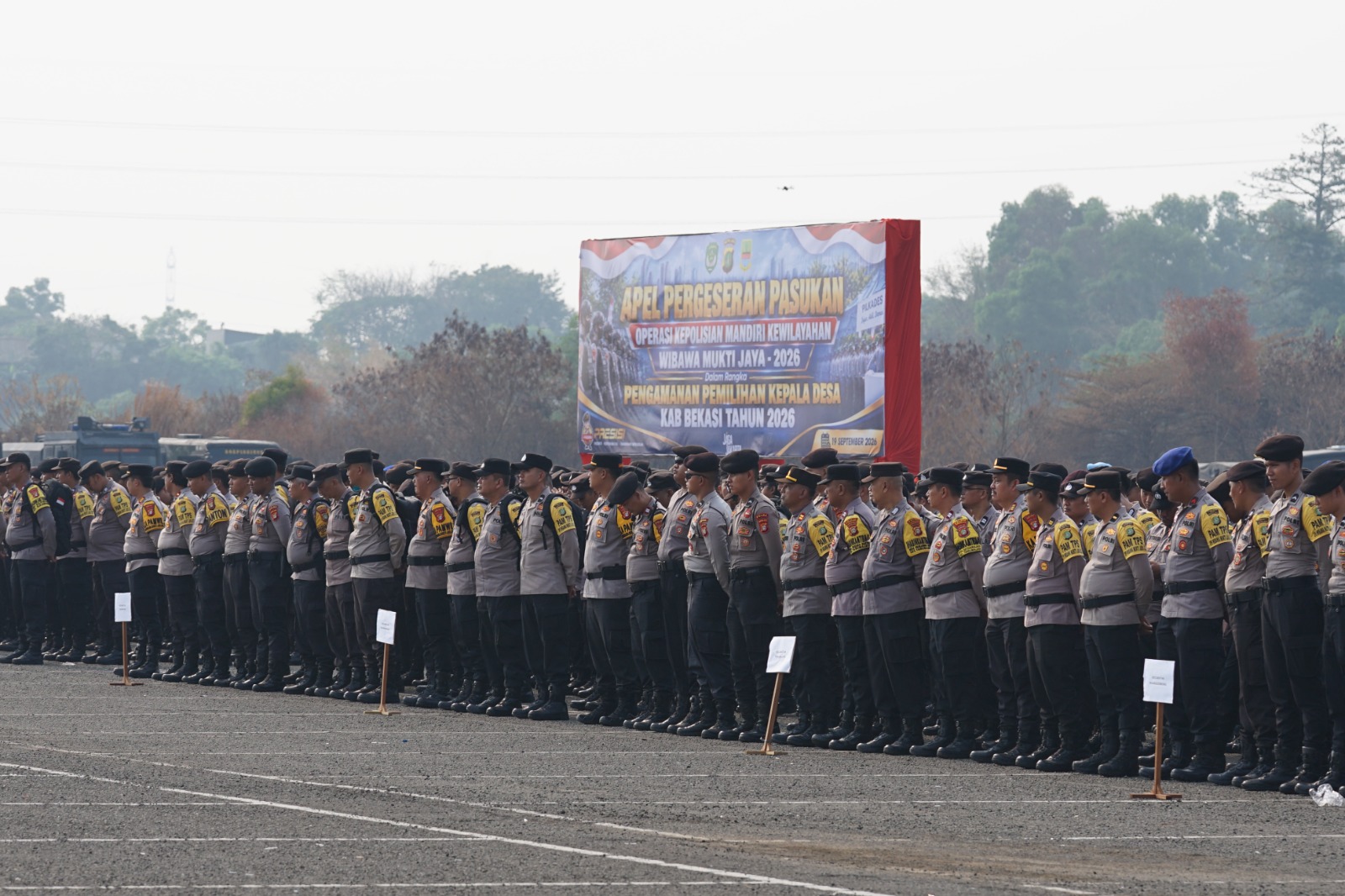 Bekasi - Apel pergeseran pasukan jelang Pilkades serentak Kabupaten Bekasi di Kecamatan Cikarang Selatan, Sabtu (19/9/2026). Foto: Ist/Gobekasi.id.