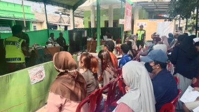 Bekasi - Pilkades Serentak 2026 di 154 desa Kabupaten Bekasi berlangsung kondusif. Partisipasi pemilih mencapai 95 persen diiringi suksesnya uji coba TPS Digital. Foto: Ist/Gobekasi.id.
