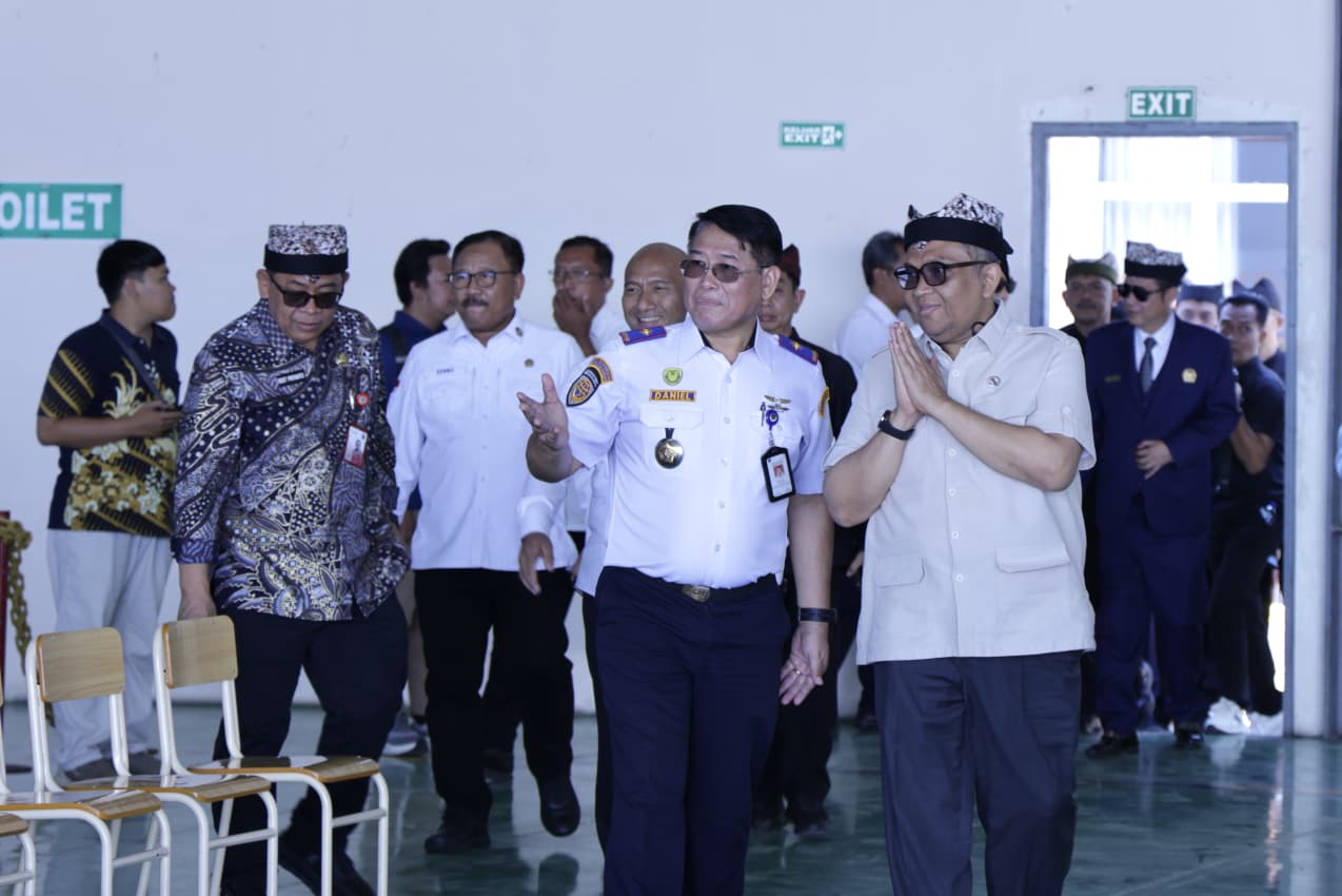 Banyuwangi - Wamenaker Afriansyah Noor meminta peserta MagangHub membangun kompetensi, disiplin, integritas, dan profesionalisme. Foto: Ist/Gobekasi.id.