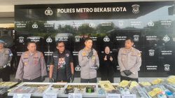 Bekasi - Polres Metro Bekasi Kota mengamankan 74 tersangka dalam pengungkapan kasus narkoba selama Operasi Nila Jaya 2026. Operasi berlangsung selama 15 hari, sejak 9 hingga 23 September 2026. Foto: Septian/Gobekasi.id.