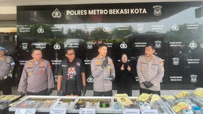 Bekasi - Polres Metro Bekasi Kota mengamankan 74 tersangka dalam pengungkapan kasus narkoba selama Operasi Nila Jaya 2026. Operasi berlangsung selama 15 hari, sejak 9 hingga 23 September 2026. Foto: Septian/Gobekasi.id.