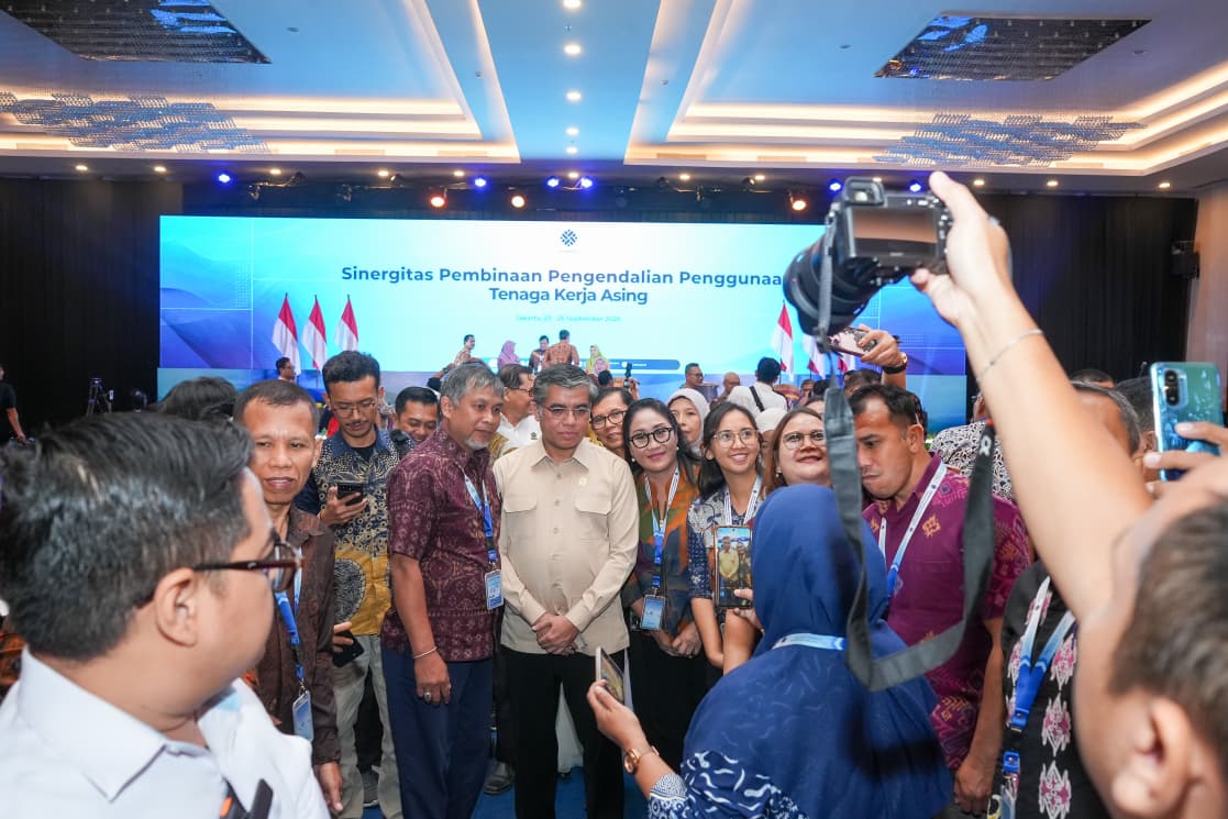 Jakarta - Menteri Ketenagakerjaan Yassierli dalam acara Sinergitas Pembinaan dan Pengendalian Penggunaan Tenaga Kerja Asing di Jakarta pada Rabu (23/9/2026). Foto: Ist/Gobekasi.id.