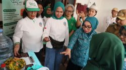 Bekasi - Ketua TP PKK Kota Bekasi, Wiwiek Hargono Tri Adhianto, bersama tim penilai melaksanakan kunjungan lapangan dalam rangka Lomba Anugerah Gapura Sri Baduga. Peninjauan tersebut berlangsung di wilayah Kecamatan Bekasi Barat pada Rabu (23/9/2026). Foto: Ist/Gobekasi.id.
