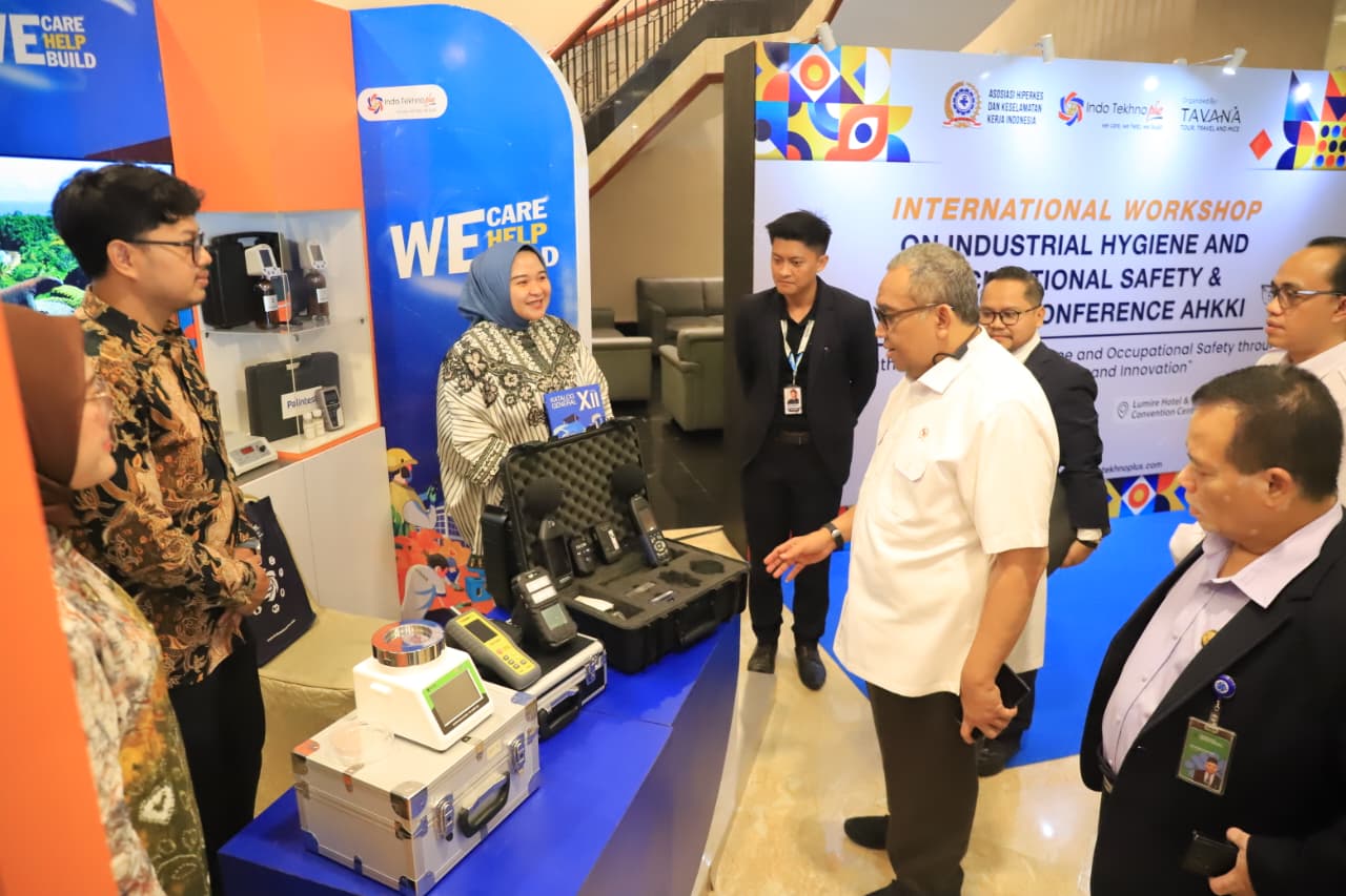 Bekasi - Wakil Menteri Ketenagakerjaan (Wamenaker) Afriansyah Noor dalam acara International Workshop on Industrial Hygiene, Occupational Safety and Health sekaligus Musyawarah Nasional Asosiasi Higiene Industri Indonesia (AHKKI) di Jakarta, Kamis (24/09/2026). Foto: Ist/Gobekasi.id.
