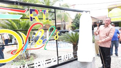 Bekasi - Wali Kota Bekasi, Tri Adhianto meresmikan Ruang Terbuka Hujau (RTH) di Taman Alinda Kenana Bekasi Utara. Foto: Ist/Gobekasi.id.