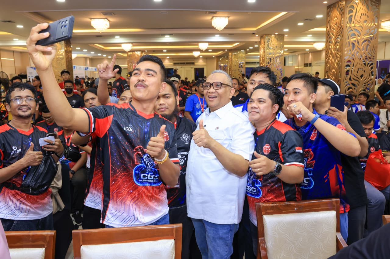 Bekasi - Wakil Menteri Ketenagakerjaan (Wamenaker) Afriansyah Noor saat menutup World Cup Circuit Global Championship (CGC) Indonesia 2026 di Gedung Kemnaker, Jakarta, Minggu (27/9/2026). Foto: Ist/Gobekasi.id.
