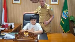 Bekasi - Wali Kota Bekasi Tri Adhianto menerima audensi korban dugaan bullying di Alexandria Islamic Boarding School. Foto: Ist/Gobekasi.id.