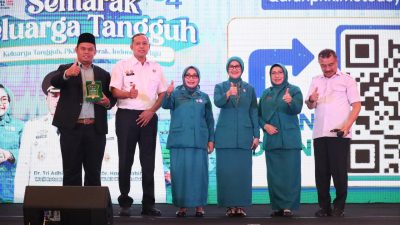 Bekasi - Wali Kota Bekasi, Tri Adhianto hadir langsung dalam puncak acara Semarak Keluarga Tangguh dalam rangka memperingati Hari Keluarga Nasional (Harganas) ke-54. Foto: Ist/Gobekasi.id.