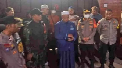 Bekasi - Abah Setu pimpinan Majelis Dzikir di Cikarang membantah dan menduga video dugaan penistaan agama diubah teknologi AI.Foto: Ist