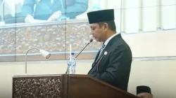 Bekasi - Pelaksana Tugas (Plt) Bupati Bekasi, Asep Surya Atmaja saat menyampaikan Raperda Kawasan Tanpa Rokok kepada DPRD Kabupaten Bekasi. Foto: Ist/Gobekasi.id.